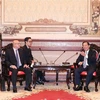 Ông Phan Văn Mãi (phải), Chủ tịch Ủy ban Nhân dân Thành phố Hồ Chí Minh tiếp ông Rene Antonio Mesa Villafana (trái), Bộ trưởng Bộ Xây dựng Cộng hòa Cuba. (Ảnh: Xuân Khu/TTXVN)