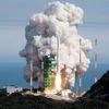 Tên lửa đẩy Nuri được phóng từ Trung tâm vũ trụ Naro ở Goheung, Hàn Quốc ngày 21/6/2022. (Ảnh: AFP/TTXVN)