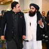 Ngoại trưởng Pakistan Biliwal Bhutto Zardari (trái) và ông Amir Khan Muttaqi, người đứng đầu Bộ Ngoại giao trong chính quyền Taliban. (Nguồn: AFP)