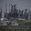 Một cơ sở lọc dầu ở ngoại ô Moskva, Nga. (Ảnh: AFP/TTXVN)