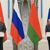 Tổng thống Nga Vladimir Putin (phải) trong cuộc họp báo chung với người đồng cấp Belarus Alexander Lukashenko tại Moscow (Nga), ngày 18/2/2022. (Ảnh: AFP/TTXVN)