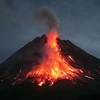 Núi lửa Merapi ở Sleman, tỉnh Yogyakarta, Indonesia phun trào nham thạch. (Ảnh: AFP/TTXVN)