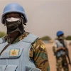 Binh sỹ thuộc Phái bộ Gìn giữ hòa bình của Liên hợp quốc tuần tra tại Leer, Nam Sudan. (Ảnh: AFP/TTXVN)