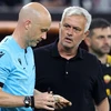 Huấn luyện viên Jose Mourinho bị cáo buộc xúc phạm trọng tài Anthony Taylor trong trận chung kết Europa League. (Nguồn: Football365)