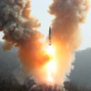 Triều Tiên diễn tập phóng tên lửa đạn đạo trong cuộc tập trận mô phỏng theo kịch bản của một cuộc phản công hạt nhân chiến thuật. (Ảnh: YONHAP/TTXVN)