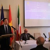 Đại sứ Việt Nam tại Italy Dương Hải Hưng phát biểu khai mạc Hội thảo. (Ảnh: Thanh Hải/TTXVN)