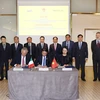 Chủ tịch nước Võ Văn Thưởng chứng kiến lễ ký kết thỏa thuận tổ chức Giải Đua thuyền máy Quốc tế tại Bình Định. (Ảnh: Thống Nhất/TTXVN)