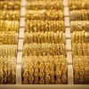 Trang sức vàng được bày bán tại một tiệm kim hoàn ở Khartoum, Sudan. (Ảnh: AFP/TTXVN)