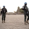 Lực lượng Phái bộ Gìn giữ Hòa bình của Liên hợp quốc tại Mali (MINUSMA) tuần tra tại Timbuktu, Mali, ngày 8/12/2021. (Ảnh: AFP/TTXVN)