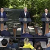 Tổng thống Hàn Quốc Yoon Suk Yeol (trái), Tổng thống Mỹ Joe Biden (giữa) và Thủ tướng Nhật Bản Fumio Kishida trong cuộc họp báo chung sau Hội nghị Thượng đỉnh Ba bên ở Trại David, bang Maryland (Mỹ) ngày 18/8/2023. (Ảnh: Kyodo/TTXVN)