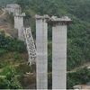 Hiện trường vụ sập cầu đường sắt đang trong quá trình xây dựng tại bang Mizoram, Ấn Độ ngày 23/8/2023. (Ảnh: HT/TTXVN)