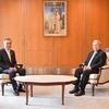 Chủ tịch Hội đồng Cơ mật Hoàng gia Thái Lan, ông Surayud Chulanont (phải) tiếp Đại sứ Phan Chí Thành đến chào xã giao. (Ảnh: Huy Tiến/TTXVN)