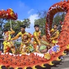 Trình diễn áo dài tại Lễ khai mạc Festival Thu Hà Nội. (Ảnh: Tuấn Đức/TTXVN)