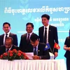 Lễ ký kết hợp tác giữa Hệ thống Y tế Medlatec Việt Nam tại Campuchia với các đối tác Mekong Clinic, RCRC và BIDC tại Campuchia. (Ảnh: Hoàng Minh/TTXVN)