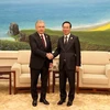 Chủ tịch nước Võ Văn Thưởng và Tổng thống Cộng hòa Uzbekistan Shavkat Mirziyoyev trong cuộc gặp tại Bắc Kinh (Trung Quốc) ngày 17/10/2023. (Ảnh: TTXVN phát) 