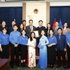 Đại sứ Đặng Minh Khôi nhận Kỷ niệm chương "Vì thế hệ trẻ" do Trung ương Đoàn Thanh niên Cộng sản Hồ Chí Minh trao tặng. (Nguồn: TTXVN)