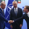 (Từ trái sang) Tổng thống Thổ Nhĩ Kỳ Recep Tayyip Erdogan, Tổng Thư ký NATO Jens Stoltenberg và Thủ tướng Thụy Điển Ulf Kristersson tại cuộc gặp ở Vilnius, Litva ngày 10/7/2023. (Ảnh: AFP/TTXVN)