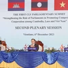 Chiều 6/12, tại thủ đô Vientiane, Lào, Chủ tịch Quốc hội Vương Đình Huệ dự Phiên toàn thể thứ 2 của Hội nghị cấp cao Quốc hội ba nước Campuchia-Lào-Việt Nam (CLV) lần thứ nhất. (Ảnh: Doãn Tấn/TTXVN)