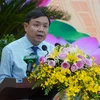 Chủ tịch Hội đồng Nhân dân tỉnh Đồng Tháp Phan Văn Thắng phát biểu tại kỳ họp. (Ảnh: Nhựt An/TTXVN)