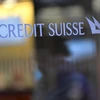 Biểu tượng Credit Suisse tại một chi nhánh. (Ảnh: THX/TTXVN)