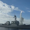 Tên lửa hành trình Tomahawk được phóng từ tàu khu trục USS Preble của Mỹ trên Thái Bình Dương. (Ảnh: AFP/TTXVN)
