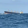 Tàu chở phân bón Rubymar chìm ngoài khơi Yemen, trên Biển Đỏ, sau khi trúng tên lửa của lực lượng Houthi, ngày 27/2/2024. (Ảnh: AFP/TTXVN)