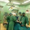 Nhờ "báo động đỏ," toàn bệnh viện đã cứu sống bệnh nhân nữ (14 tuổi), trú tại thành phố Vũng Tàu bị đâm thủng tim, phổi. (Ảnh: TTXVN phát)