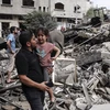 Cảnh đổ nát sau các vụ không kích của Israel tại Dải Gaza, ngày 7/10/2023. (Ảnh: AFP/TTXVN)