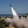 Tên lửa đạn đạo chiến thuật trang bị hệ thống định vị tự động mới của Triều Tiên được phóng thử ra vùng biển phía Đông nước này, ngày 17/5/2024. (Ảnh: KCNA/TTXVN)