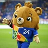 Chú gấu bông Albart - linh vật của EURO 2024. (Ảnh: AP/TTXVN)
