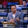 Bộ trưởng Bộ Tài nguyên và Môi trường bền vững Malaysia, Nik Nazmi Nik Ahmad trả lời chất vấn tại cuộc họp Hạ viện. (Ảnh: Bernama/TTXVN phát)