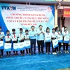 TTXVN khu vực phía Nam tổ chức khám, chữa bệnh tặng quà cho người nghèo