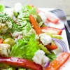 Các chuyên gia về an toàn thực phẩm cho biết bạn vẫn có thể thường xuyên lui tới quầy salad mà không gặp bất cứ vấn đề về sức khỏe nào nếu lưu ý đến những loại thực phẩm cần tránh và dấu hiệu cảnh báo cần chú ý. (Nguồn: Pexels)