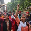 Biểu tình phản đối Chính phủ tại thủ đô Dhaka, Bangladesh ngày 4/8/2024. (Ảnh: Getty Images/TTXVN)