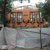 [Photo] Cận cảnh ngôi nhà đang tháo dỡ bất ngờ đổ sập ở Hà Nội 