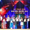 Nhóm các tác giả đạt giải A năm 2014. (Ảnh: Minh Sơn/Vietnam+)