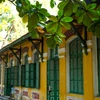 Được người Pháp thành lập từ năm 1908, cho đến nay, trường Chu Văn An đã tròn 107 tuổi và là một trong những ngôi trường phổ thông lâu đời và có truyền thống nhất của nền giáo dục Việt Nam. (Ảnh: Minh Sơn/Vietnam+) 