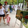 Chiều 1/5 tại khu đô thị Ecopark đã khai mạc triển lãm ảnh ‘Trẻ em thời chiến’.