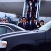 Thủ tướng Abe đã đặt chân xuống sân bay Nội Bài, bắt đầu chuyến thăm chính thức Việt Nam. (Ảnh: Minh Sơn/Vietnam+)
