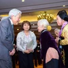 Sáng 2/3, Nhật hoàng Akihito và Hoàng hậu đã gặp gỡ một nhóm người thân của cựu lính Nhật từng tham chiến ở Việt Nam. (Ảnh: Minh Sơn/Vietnam+) 