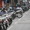 Tình trạng lấn chiếm vỉa hè tái diễn trên nhiều tuyến phố của Hà Nội