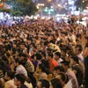 Chiều tối 4/9, hàng chục nghìn người dân Thủ đô đã tập trung tại Tổ đình Phúc Khánh (đường Tây Sơn, quận Đống Đa, Hà Nội) để dự Đại lễ Vu lan - Phả độ gia tiên. (Ảnh: Minh Sơn/Vietnam+)