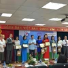 Các tác giải đoạt giải thưởng Báo chí về trẻ em. (Ảnh: Phạm Hương/Vietnam+)