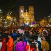Hà Nội: Chen lấn nghẹt thở ở Nhà thờ Lớn đêm Giáng Sinh 