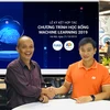 Tiến sỹ Nguyễn Thành Nam-Founder FUNiX cùng ông Nguyễn Văn Vinh-Giám đốc Fresher Academy FPT Software trong buổi ký kết. (Ảnh: FPT)