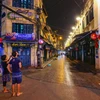 Trước diễn biến của COVID-19, Chủ tịch Uỷ ban Nhân dân Thành phố Hà Nội đã yêu cầu tạm dừng hoạt động của các quán bar, karaoke, điểm di tích, lịch sử đến hết tháng 3. Các quán bar trên phố cổ đồng loạt đóng cửa khiến nhiều du khách, đặc biệt khách Tây bấ