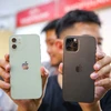 2 mẫu iPhone 12 và iPhone 12 Pro đã xuất hiện tại Việt Nam. (Ảnh: Minh Sơn/Vietnam+)