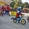 Sáng 6/12 tại Hà Nội, hàng trăm em nhỏ đã bước vào giải đua xe thăng bằng đầy quyết liệt nhưng không kém phần vui nhộn, bổ ích. (Ảnh: PV/Vietnam+)