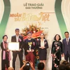 Nhóm tác giả Công ty Cổ phần Be Group với sản phẩm ứng dụng gọi xe Be đã giành giải Nhất giải thương Nhân tài Đất Việt. (Ảnh: PV/Vietnam+)