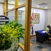 Để bày tỏ sự thương tiếc trước sự ra đi của Nữ hoàng Elizabeth II, Đại sứ quán Anh tại Hà Nội và Tổng lãnh sự quán Anh tại Thành phố Hồ Chí Minh đã thông báo mở sổ tang viếng để mọi người dân có thể đến gửi thông điệp chia buồn. (Ảnh: Minh Sơn/Vietnam+)